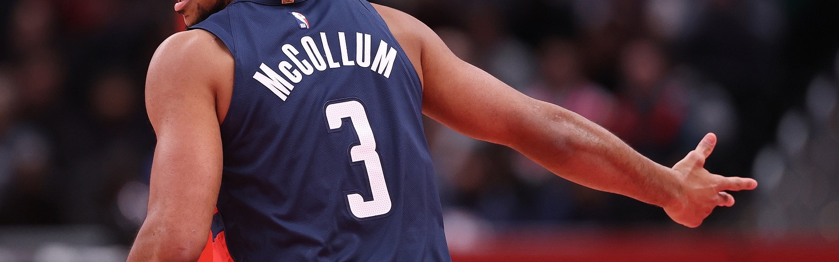 博鱼电竞-特雷·杨改穿3号！奇才前两任3号分别是CJ·麦科勒姆和比尔！